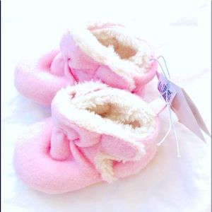 NWT Old Navy Cozy Fleece Sherpa Baby Slipper Booties, Pink, Size 6-12 months